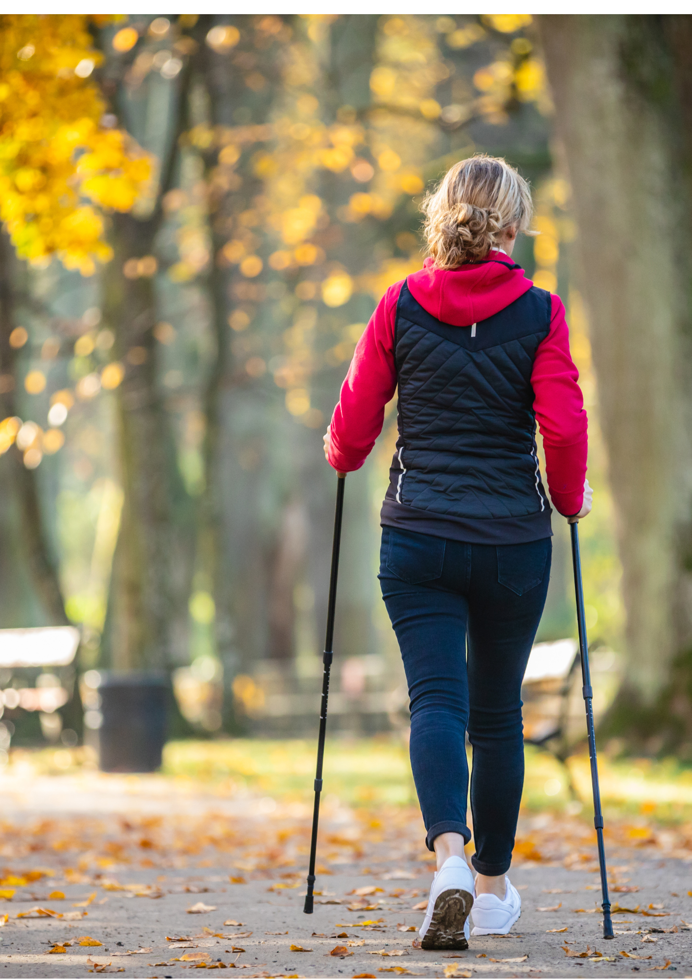 Cours de Marche Nordique Santé à Guillestre dans les Hautes-Alpes – activité physique en plein air avec bâtons, encadrée par Kamila Zareba